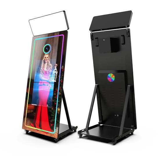 Magic Mirror Photo Booth – Interactive Selfie Experience